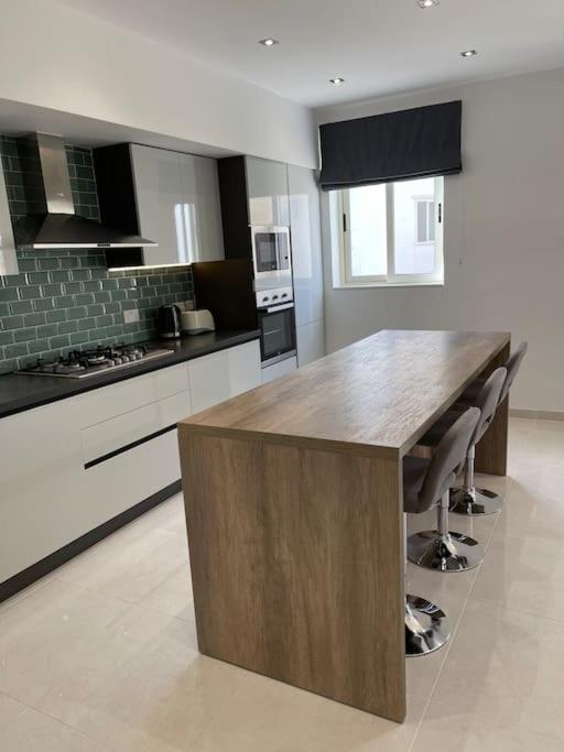 Sunset Apt Modern 1 Bedroom Apt Near The Beach Birżebbuġa Extérieur photo